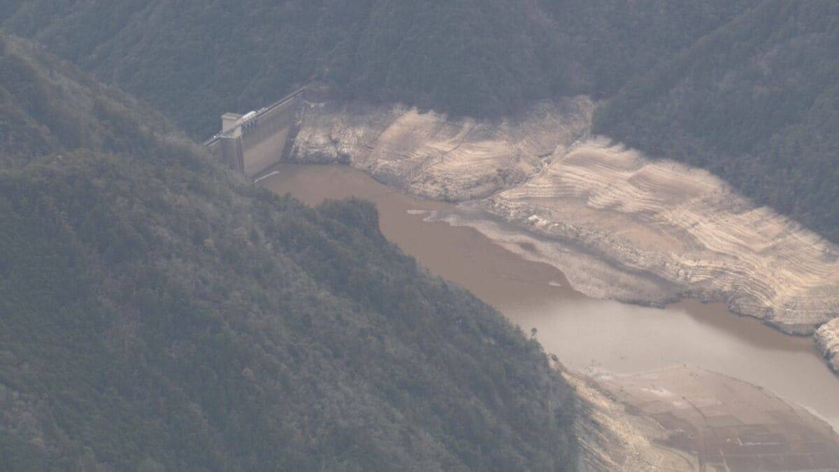 宇連ダム貯水率0.7%に… 0%に備えて“わずかに残った水”を引き上げる準備も 愛知･豊川用水