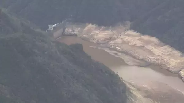 「宇連ダム貯水率0.7%に… 0%に備えて“わずかに残った水”を引き上げる準備も 愛知･豊川用水」の画像