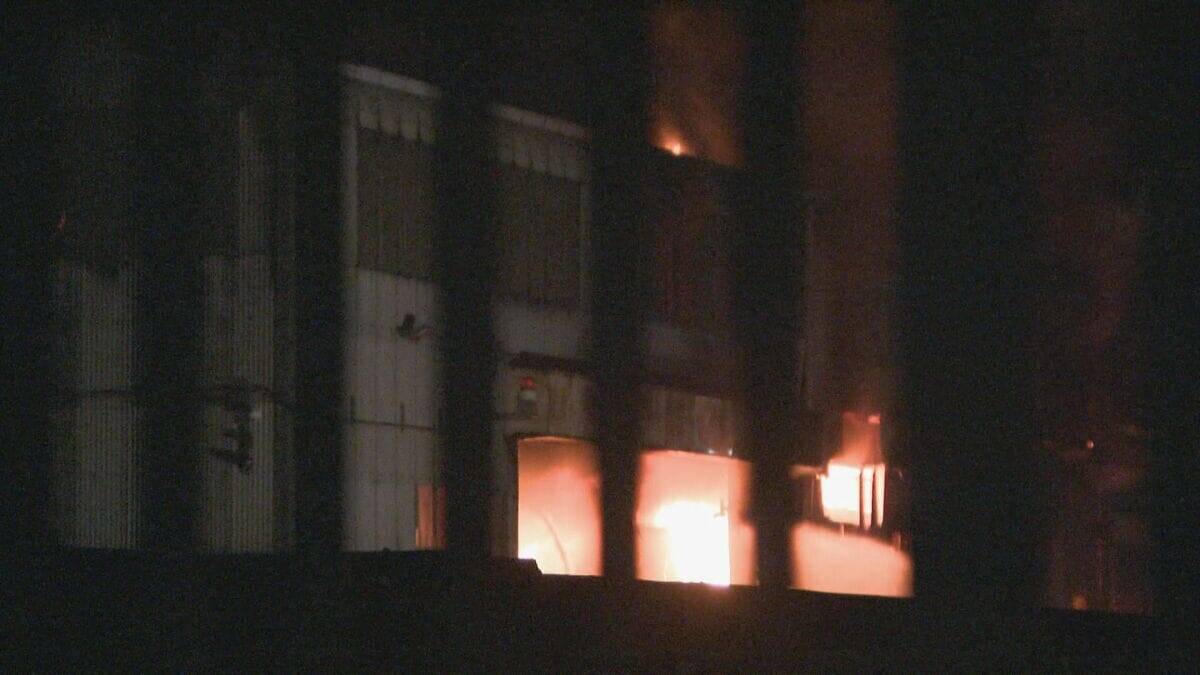 名古屋･港区で工場火災 発生から10時間以上 消火活動が続く… リサイクル工場で｢火事が発生した｣と通報