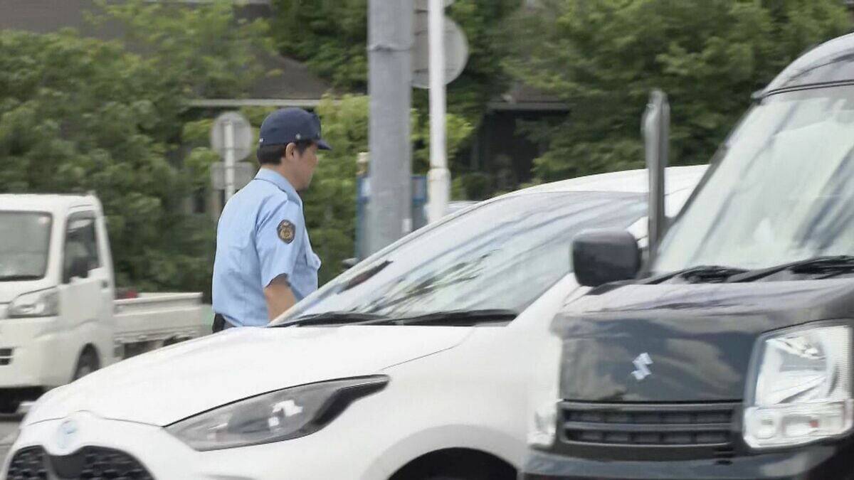 菓子パン1個とたばこ1箱を奪って男が逃走 店員に“刃物”突きつけ…カウンターの内側に 50代～60代 身長170㎝くらい 岐阜･安八町でコンビニ強盗