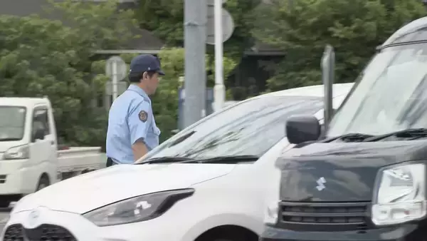 「菓子パン1個とたばこ1箱を奪って男が逃走 店員に“刃物”突きつけ…カウンターの内側に 50代～60代 身長170㎝くらい 岐阜･安八町でコンビニ強盗」の画像