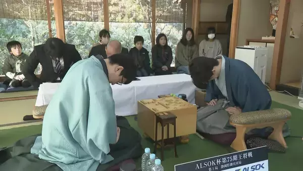 「「苦しい時間が長い将棋になってしまったかなと」王将戦第１局　熱戦続くも…永瀬九段に藤井六冠敗れる　」の画像