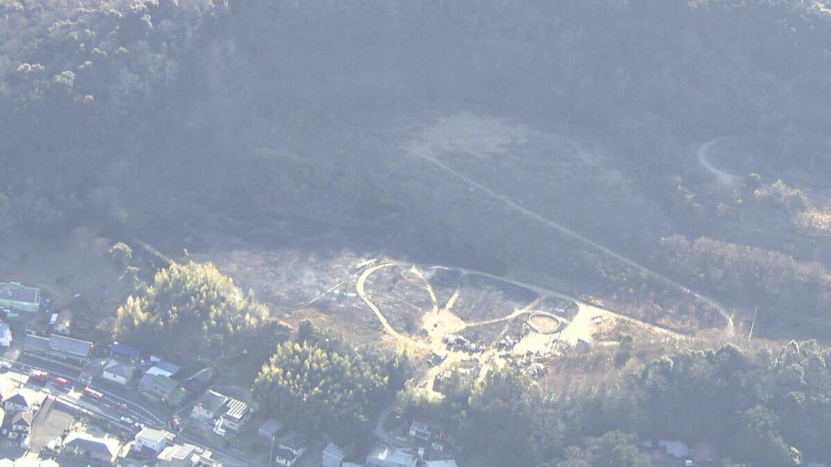 愛知･岡崎市で山林火災 ｢山の方から煙があがっていて…｣ 約2時間半後に消し止められる