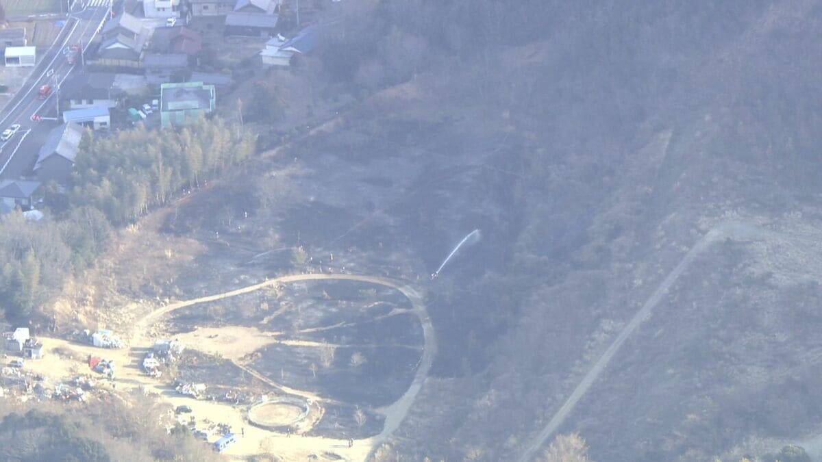 愛知･岡崎市で山林火災 ｢山の方から煙があがっていて…｣ 約2時間半後に消し止められる