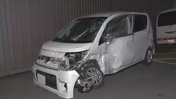 「軽乗用車同士が出合い頭に衝突…　運転手の男性が死亡 　もう片方の運転手は軽いけが　交差点の片側には「止まれ」の文字と標識　三重・明和町」の画像