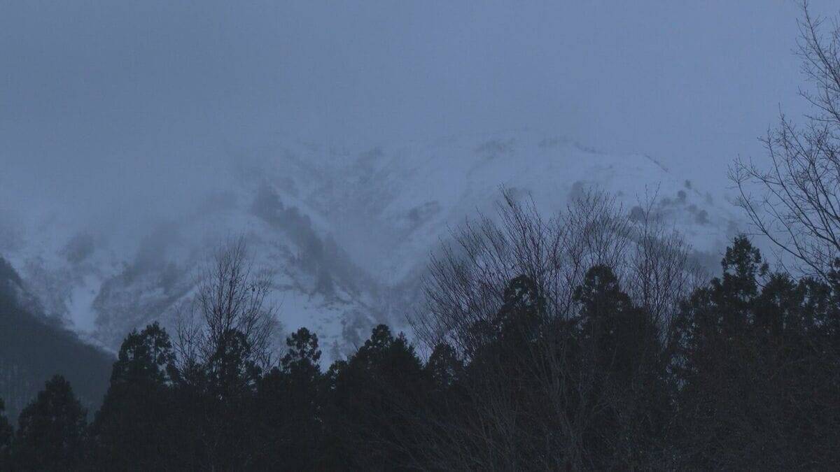 バックカントリー中に遭難した男性２人を山岳警備隊が救助　岐阜・白川村の雪山　登山届出さず