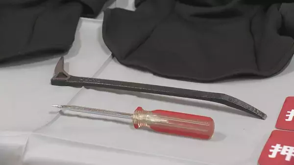 「周辺で空き巣被害約20件…警察が関連調べる　住宅に侵入し現金を盗んだ疑いで男（41）を逮捕　無施錠の窓から侵入か」の画像