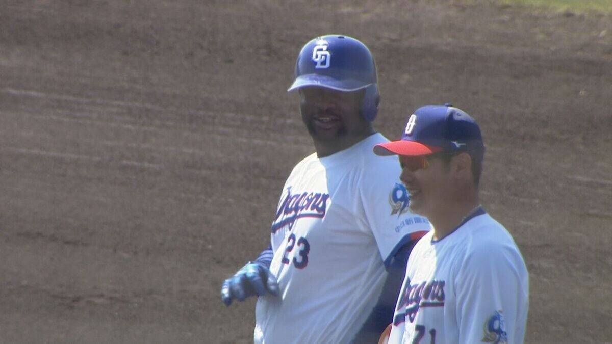 ドラゴンズ沖縄キャンプ 主力が実戦形式 新戦力のサノーが好調をアピール