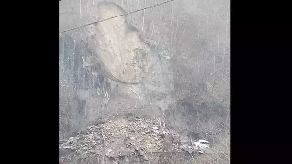 ｢土砂崩れが広範囲に広がっている｣ 40代男性が崩れた土砂に乗り上げケガか 岐阜･高山市丹生川町の国道 一部で通行止め