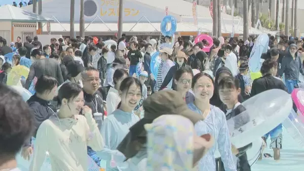 「全国各地から涼を求めて… 暑さも行列も“夏の思い出”に ｢大きいプールを楽しんでほしかった｣ 車で6時間かけて来た家族も 三重･桑名市のナガシマジャンボ海水プール」の画像