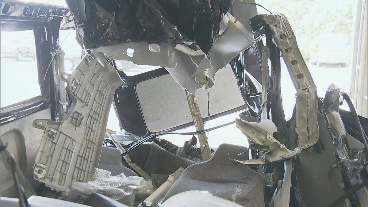 大型トラックなど3台からむ事故 軽ワゴン車は大破… 男性1人死亡 名神高速上り線 岐阜･養老町
