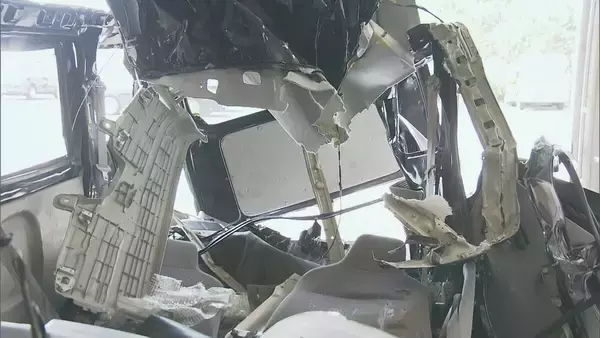 「大型トラックなど3台からむ事故 軽ワゴン車は大破… 男性1人死亡 名神高速上り線 岐阜･養老町」の画像