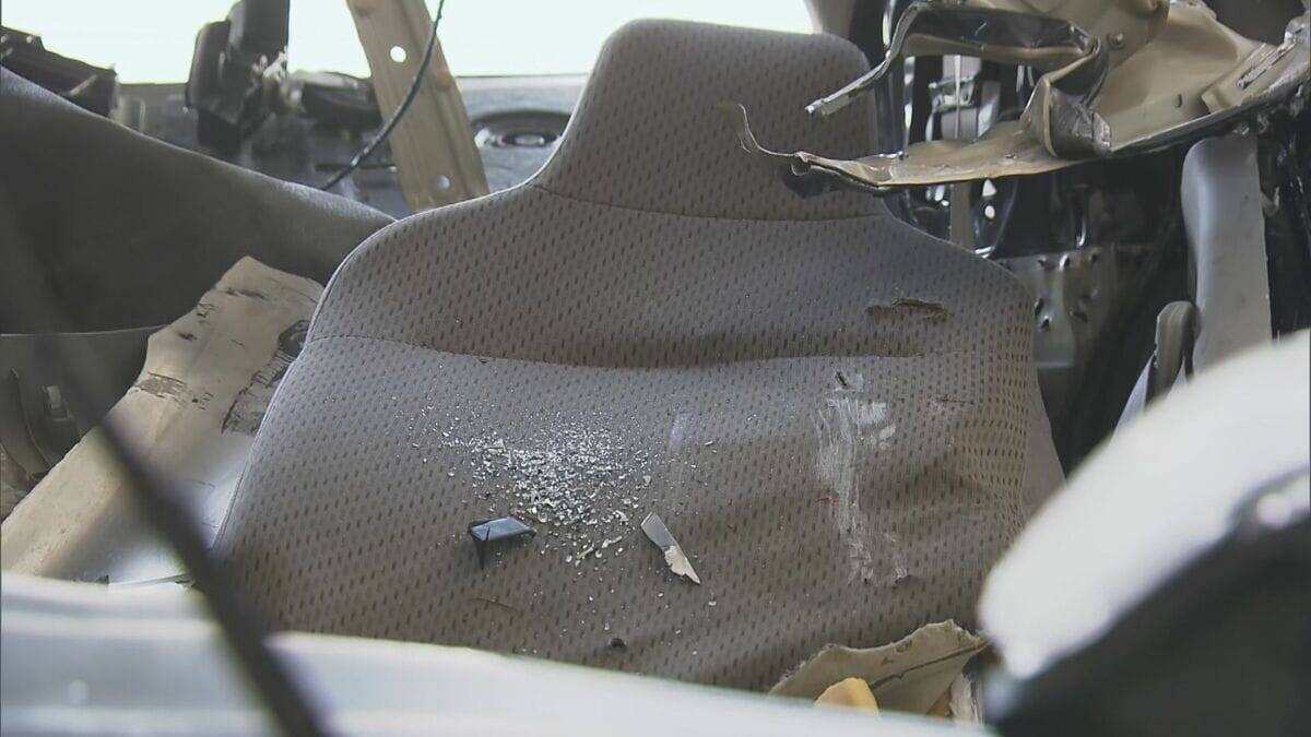 大型トラックなど3台からむ事故 軽ワゴン車は大破… 男性1人死亡 名神高速上り線 岐阜･養老町