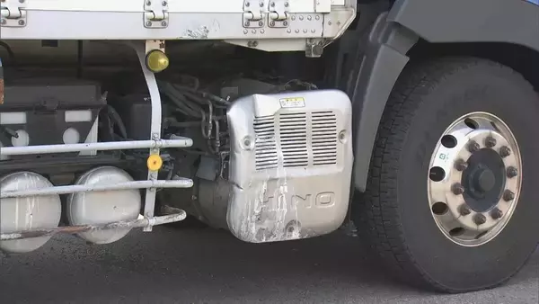 「大型トラックなど3台からむ事故 軽ワゴン車は大破… 男性1人死亡 名神高速上り線 岐阜･養老町」の画像