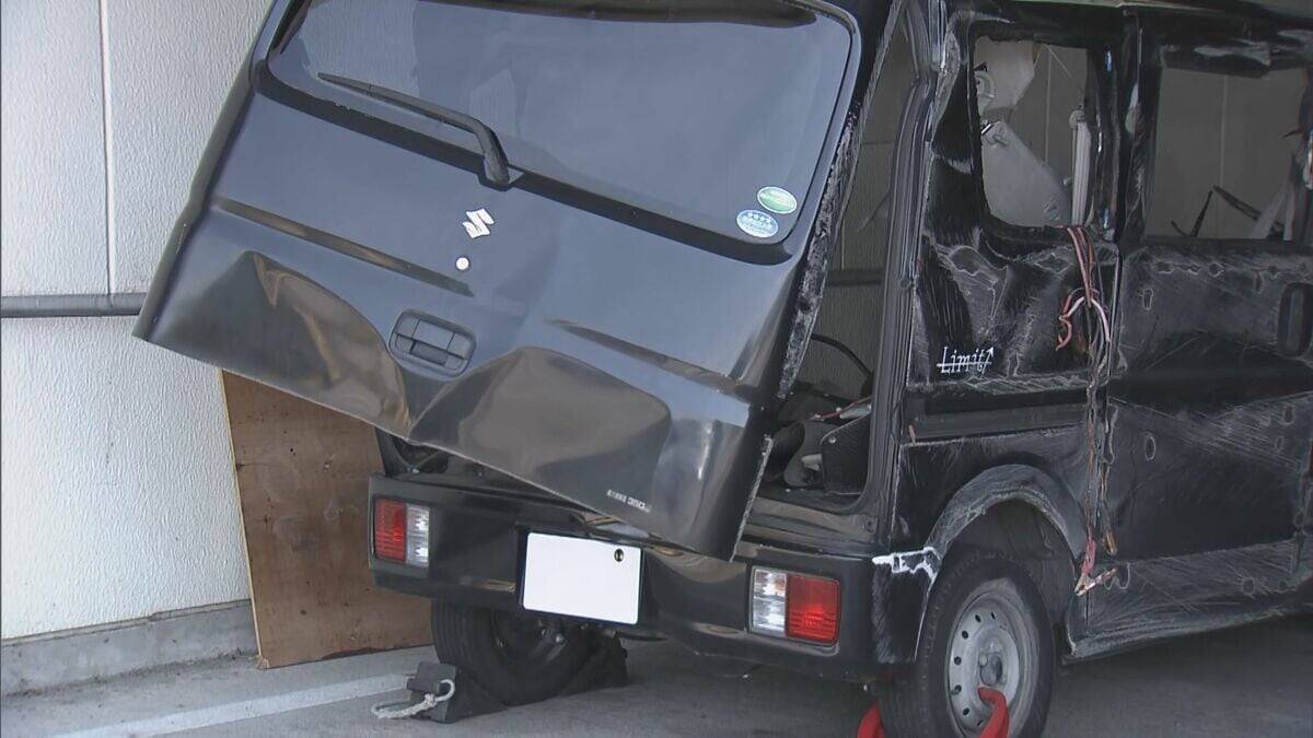 大型トラックなど3台からむ事故 軽ワゴン車は大破… 男性1人死亡 名神高速上り線 岐阜･養老町