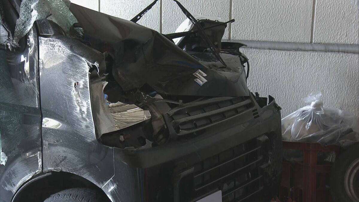 大型トラックなど3台からむ事故 軽ワゴン車は大破… 男性1人死亡 名神高速上り線 岐阜･養老町