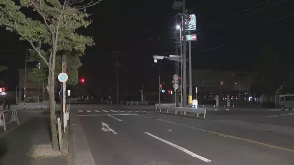 緊急走行をしていたパトカーが交差点で乗用車と衝突　双方の車の３人軽傷　名古屋・中村区