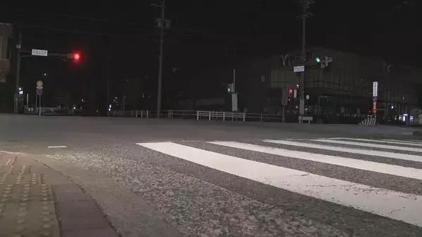 「緊急走行をしていたパトカーが交差点で乗用車と衝突　双方の車の３人軽傷　名古屋・中村区」の画像