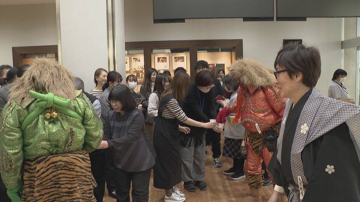 あすは節分 一足先に｢鬼は外｣…とは言わず｢福は内｣ 福の神や鬼が名古屋市内の企業を回って厄除け 大須観音