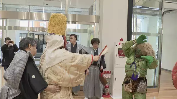 「あすは節分 一足先に｢鬼は外｣…とは言わず｢福は内｣ 福の神や鬼が名古屋市内の企業を回って厄除け 大須観音」の画像