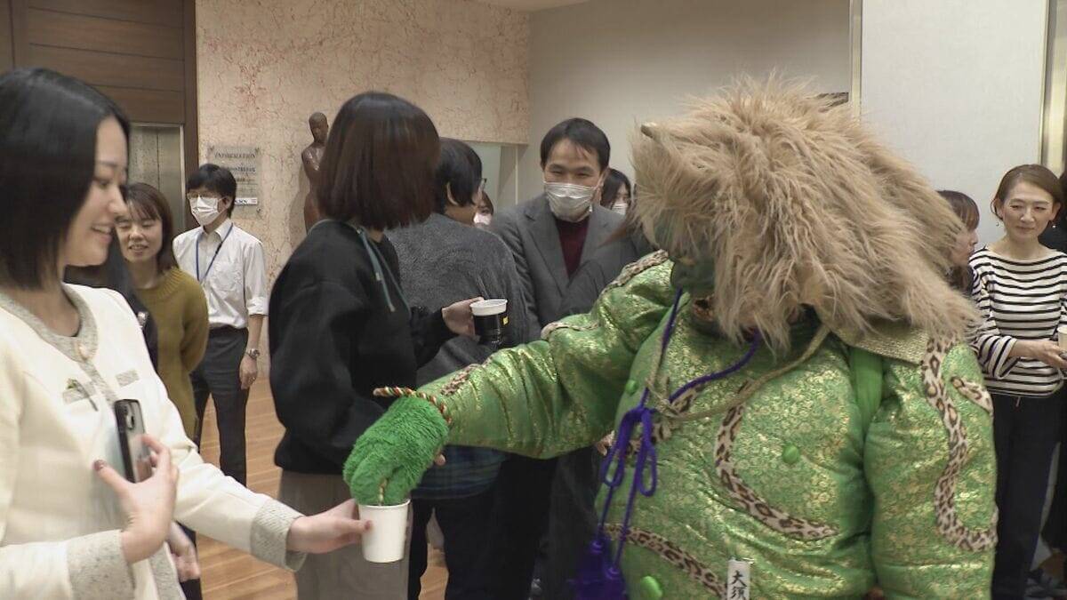 あすは節分 一足先に｢鬼は外｣…とは言わず｢福は内｣ 福の神や鬼が名古屋市内の企業を回って厄除け 大須観音