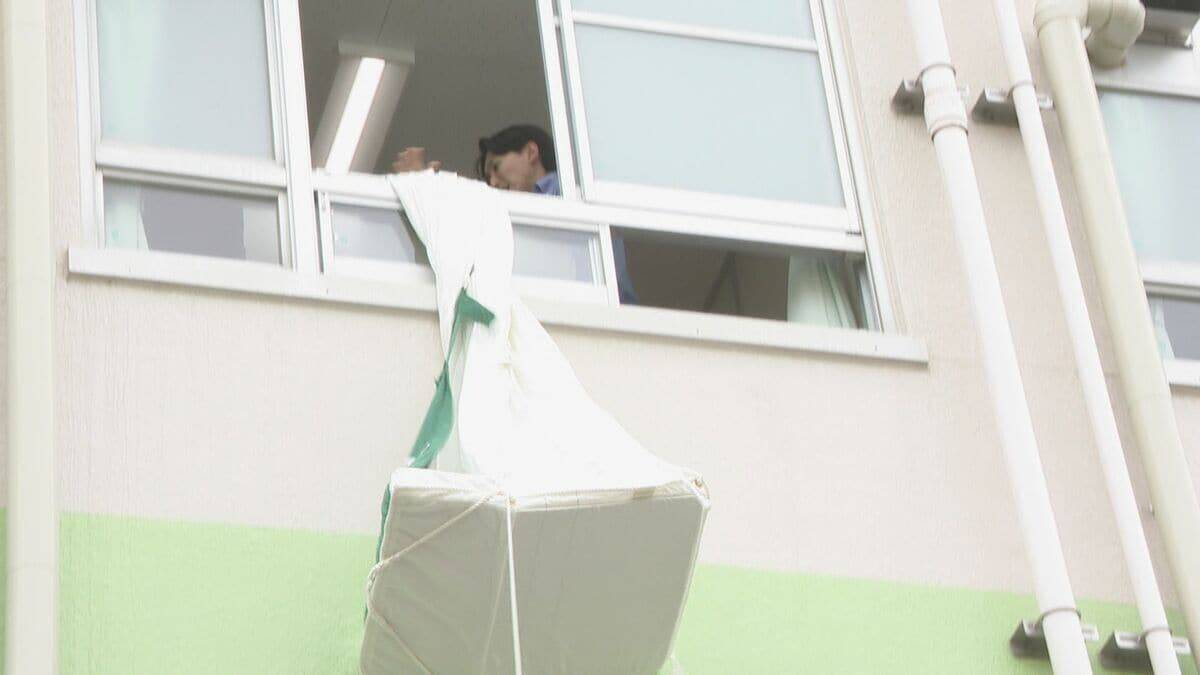 東京の小学校火災で“救助袋”使えず… 名古屋の小学校で聞いた実情は？ 逃げ道がないときの最後の手段 専門家｢年に1回 先生が経験を｣