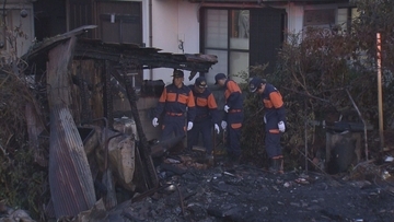 一人暮らしの81歳男性が死亡か　住宅全焼し焼け跡から1人が遺体で見つかる
