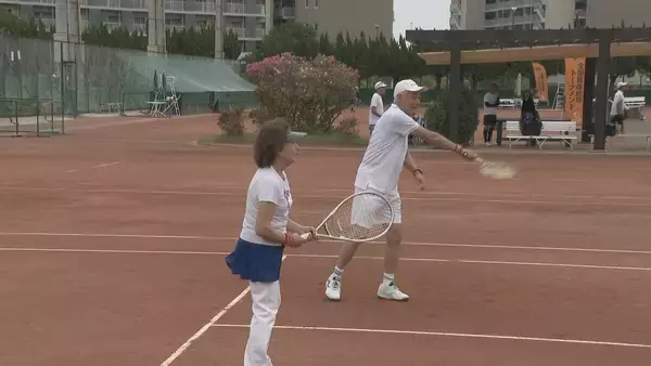 「“ペアの合計年齢が100歳以上”ユニークな参加条件のテニス大会 夫婦や祖父母と孫など114組が出場 名古屋・北区」の画像