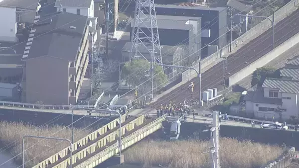 「【速報】名鉄の踏切で電車と車が衝突… 車に乗っていた男性1人ケガか 名古屋･南区」の画像