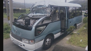 高校生を乗せたマイクロバスが鉄道高架橋の「高さ制限バー」にぶつかり6人が重軽傷 三重県立白山高校の野球部員 練習試合で滋賀県に向かう途中で事故