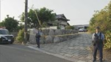 住宅の庭に倒れていた住人の53歳女性が死亡…体に複数の刺し傷　直前に女性の夫の弟と口論　殺人事件として捜査　三重・四日市市