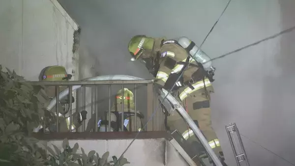 ｢煙が出ている｣ 愛知･刈谷市で3階建て住宅が全焼 住人は逃げ出してけが人なし 2階の風呂部分が特に激しく焼損