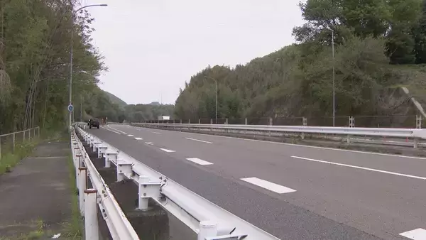 逆走のバイクと車が正面衝突… バイクの77歳男性死亡  一定の距離を逆走していたか 岐阜･可児市の国道41号