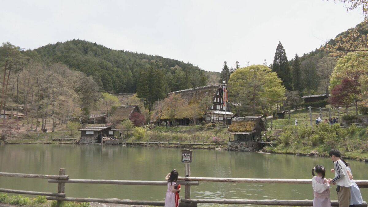 全長9.5メートル 和紙で作った｢巨大こいのぼり｣ 伝統工芸“山中和紙” 目つきやうろこは独特の風合いが 岐阜･高山市｢飛騨の里｣