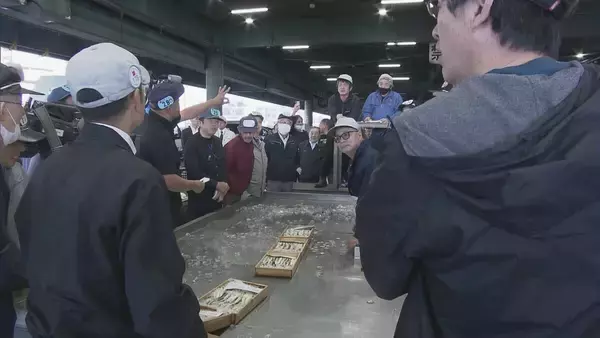 「｢天然アユ｣ 1995年は6万円→35万円に！31年ぶり最高値 うなぎ料理店で天ぷらとして振る舞われる予定 ｢朝から緊張…落とせなかったら大変｣」の画像