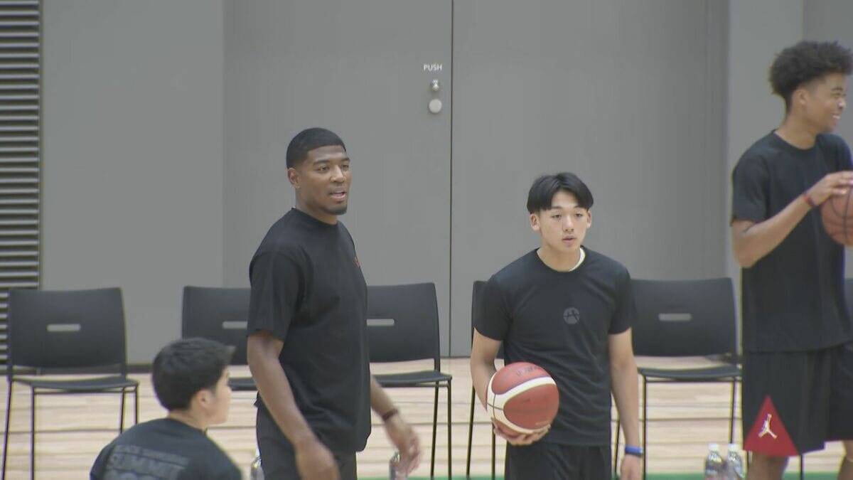 バスケ八村塁選手 アジア大会の会場で期待の若手に指導 世界の舞台で戦うために… 愛知国際アリーナ