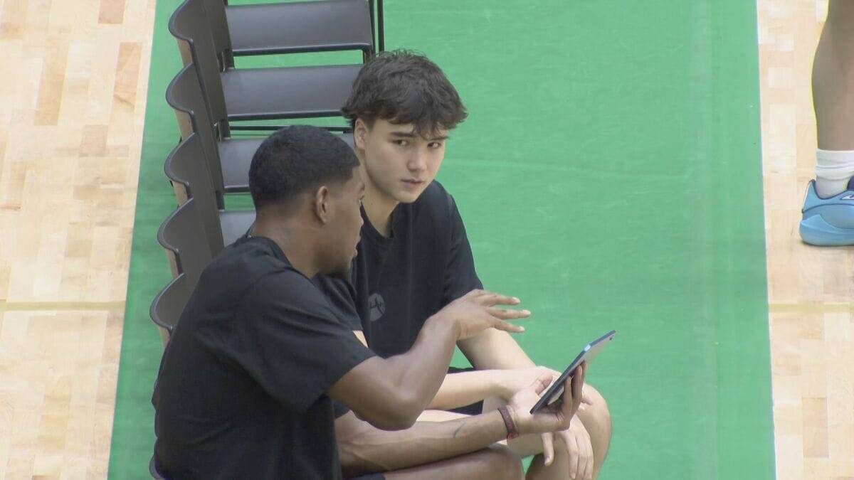 バスケ八村塁選手 アジア大会の会場で期待の若手に指導 世界の舞台で戦うために… 愛知国際アリーナ