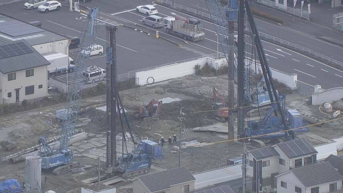 結婚式場の解体現場で土砂崩れ 64歳男性作業員が巻き込まれ死亡 コンクリート杭撤去の作業中 三重・鈴鹿市