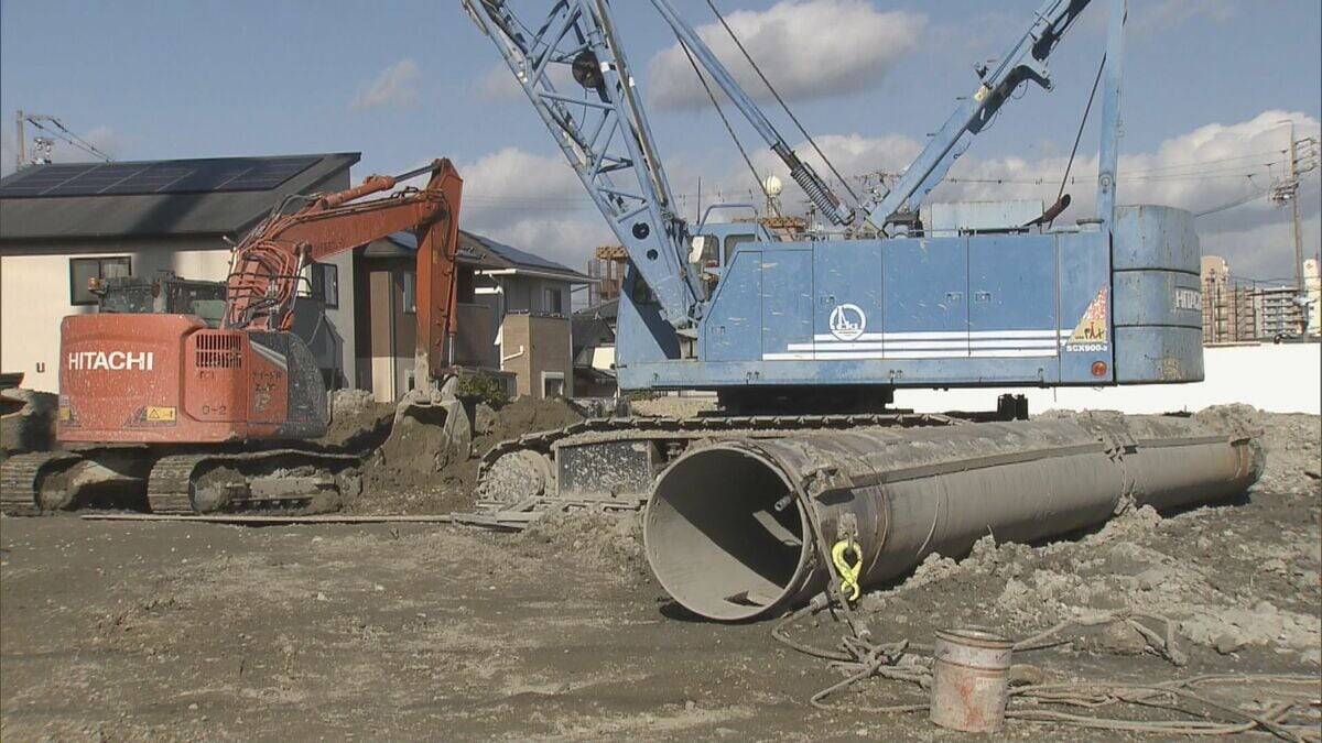 結婚式場の解体現場で土砂崩れ 64歳男性作業員が巻き込まれ死亡 コンクリート杭撤去の作業中 三重・鈴鹿市