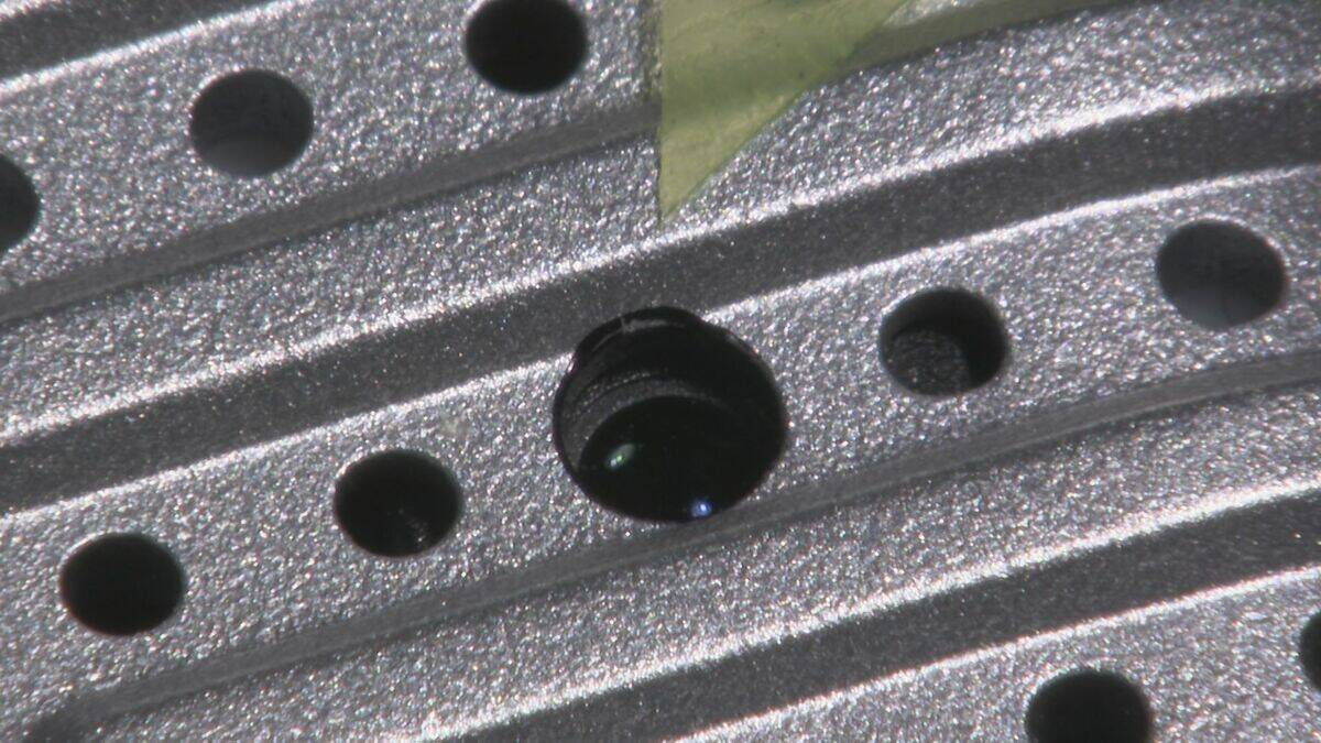 ｢盗撮できなくなるのは惜しいと思い、合鍵を作った｣ 女子更衣室に侵入…16歳未満の少女を盗撮した疑い 茨城･東海村の32歳中学校教諭を再逮捕