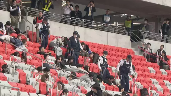 観客が折り重なる｢群衆雪崩｣が起こったら… アジア大会前に会場で訓練 消防や警察･医師などが手順確認 名古屋市瑞穂公園陸上競技場