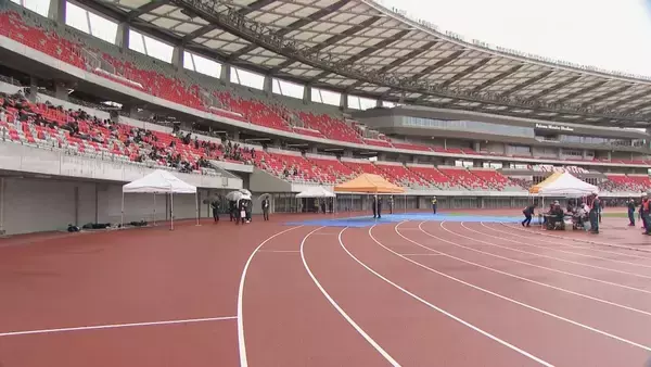 「観客が折り重なる｢群衆雪崩｣が起こったら… アジア大会前に会場で訓練 消防や警察･医師などが手順確認 名古屋市瑞穂公園陸上競技場」の画像