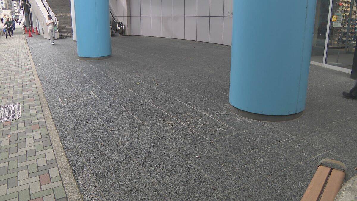 名古屋・栄「ナディアパーク」で男性が居眠り中にバッグ奪われる…逃走する車に引きずられけが　強盗傷害事件として捜査