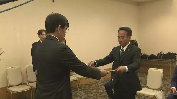 「全小選挙区で自民党勝利の三重 当選者に証書 投票率57.82% 前回を1.61ポイント上回る【衆議院選挙2026】」の画像