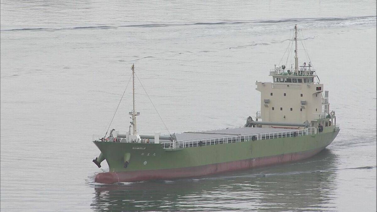 貨物船と釣り船が衝突 13人全員投げ出され1人心肺停止 釣り船は2つに割れ“沈没”… ｢ガタガタ震えていた｣ 三重･鳥羽市沖