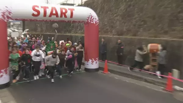 兵庫･西宮神社の｢福男選び｣に着想を得て…｢福女チャレンジ｣開かれる 女性111人が500ｍ先のゴール目指す 岐阜･恵那市