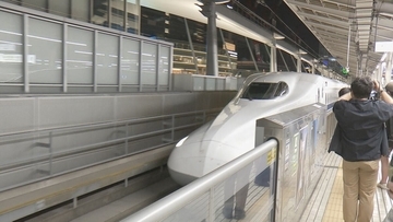 東京→新大阪 JR東海初 一晩限りの“夜行新幹線” 岐阜羽島で6時間停車 車窓から日の出も ｢非日常感がすごく楽しかった｣