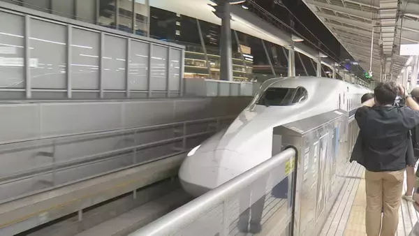 東京→新大阪 JR東海初 一晩限りの“夜行新幹線” 岐阜羽島で6時間停車 車窓から日の出も ｢非日常感がすごく楽しかった｣