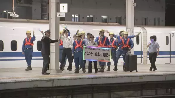 「東京→新大阪 JR東海初 一晩限りの“夜行新幹線” 岐阜羽島で6時間停車 車窓から日の出も ｢非日常感がすごく楽しかった｣」の画像