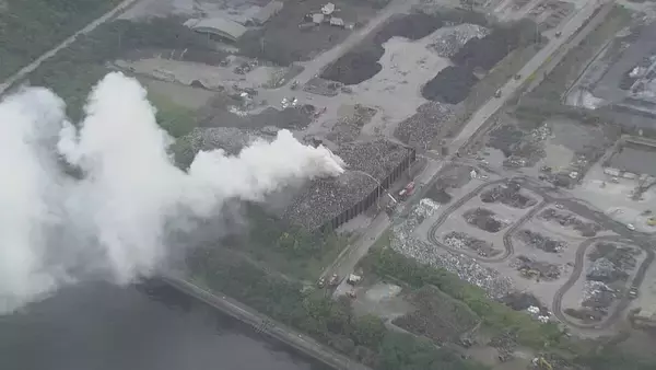 大同特殊鋼の工場敷地内で火事 鉄くずなど廃材を保管するスペースで… 鎮火のめど立たず 愛知･東海市